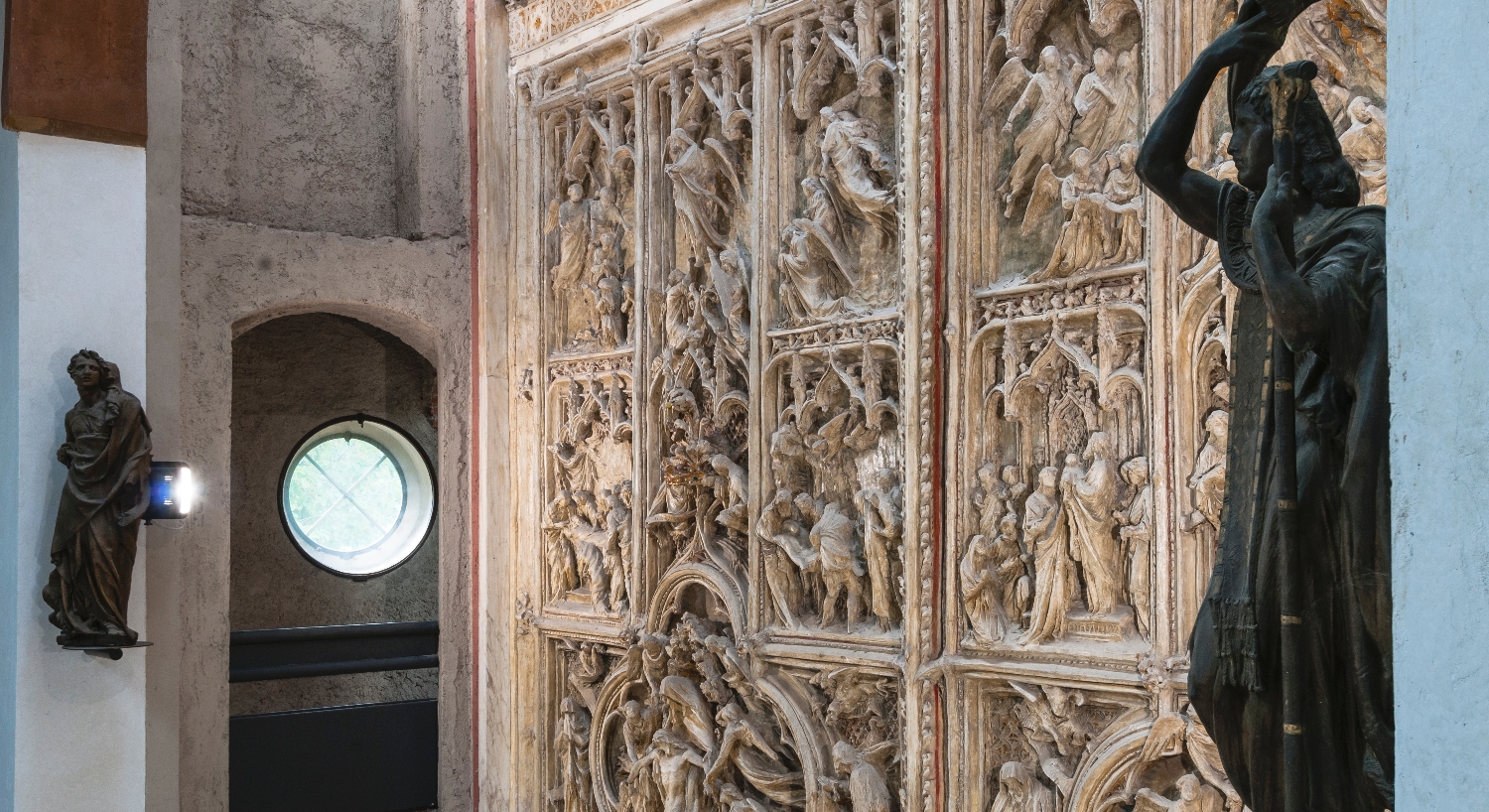 Lavori di restauro della Porta del Duomo e scavo di indagine in Cripta