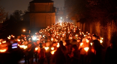 Locandina fiaccolata 28 dicembre 2025